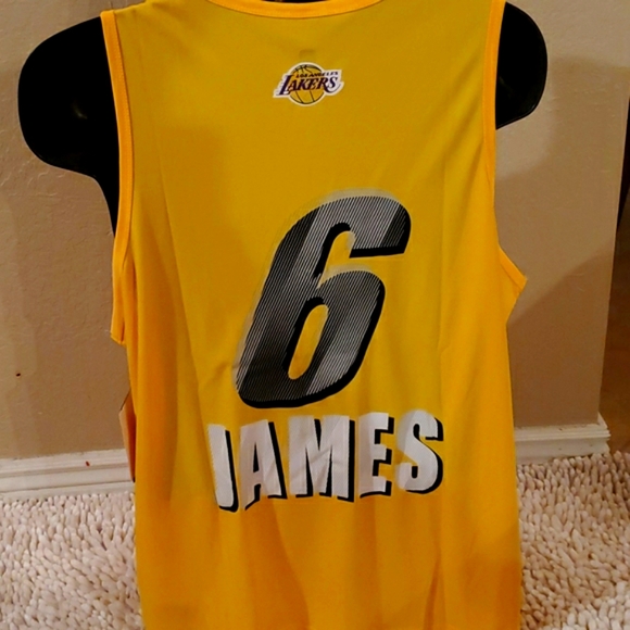 LeBron James (L) Tank Top - Picture 5 of 7